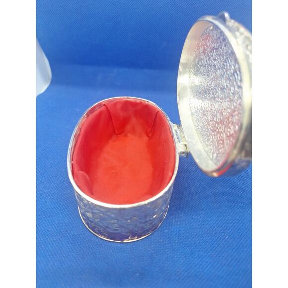 FTD Silver Tone Embossed Oval Trinket Box with Red Lining – 4" Excellent! - Picture 2 of 6